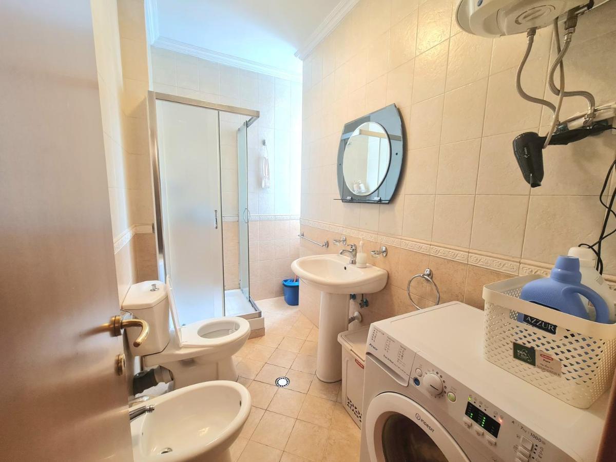Sandra'S Apartment In Tirana Center מראה חיצוני תמונה