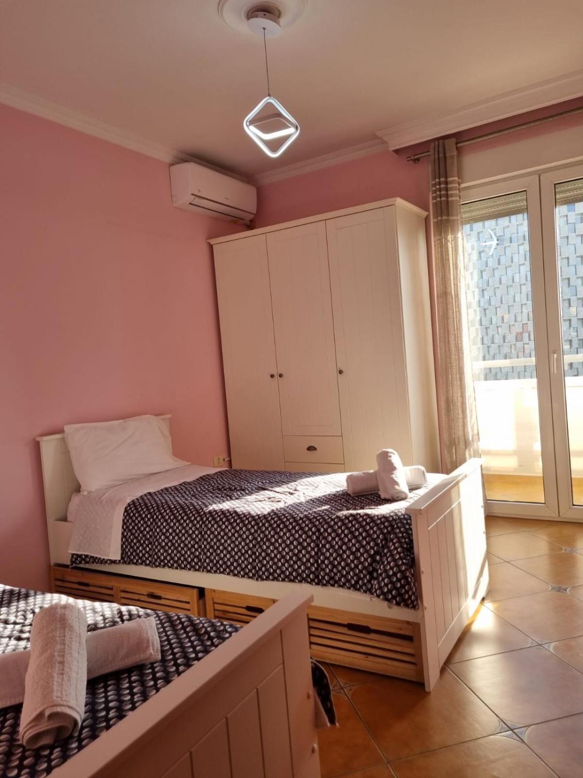 Sandra'S Apartment In Tirana Center מראה חיצוני תמונה